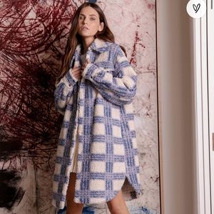 Lulus Sherpa/teddy checkered shacket/jacket, new with tags never worn!! 💙🤍